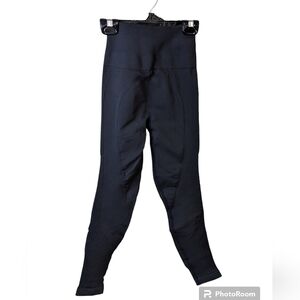 Lululemon Zone in Tight compression yoga pants in dark grey/black size 2